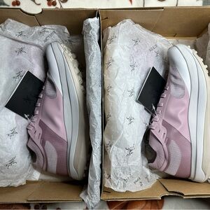 Arc'teryx Women's Mauve Sneakers